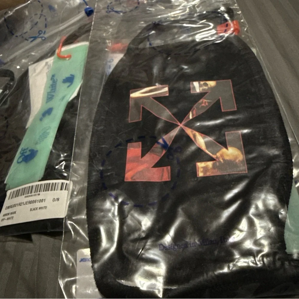 Off-White Black and White Mask